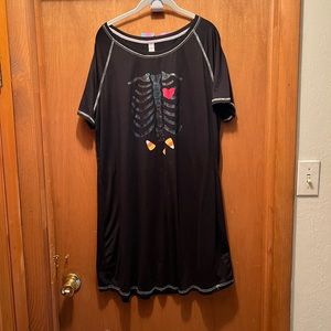 Halloween lg/xl sleep shirt